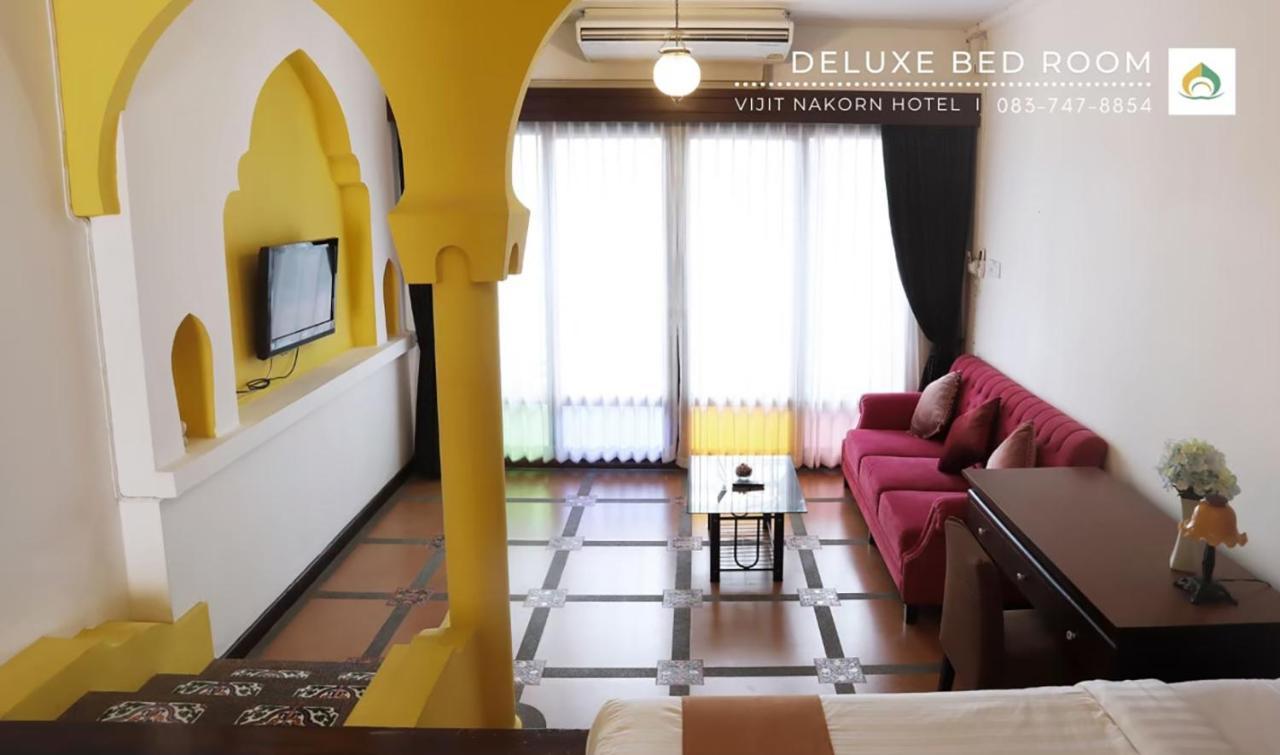 Vijit Nakorn Hotel Sisaket Bagian luar foto